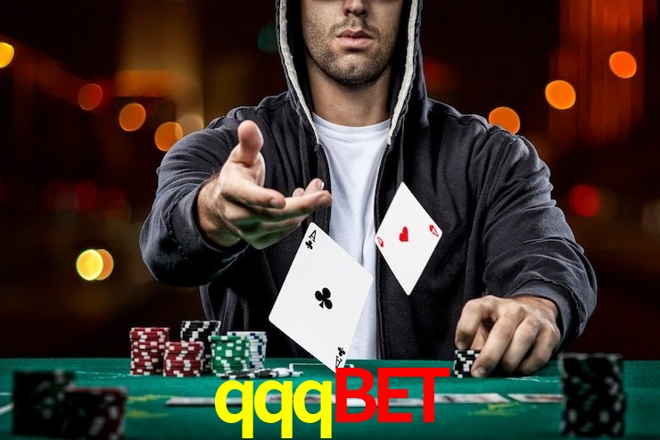Comparação APP mobile vs versão web da qqqbet
